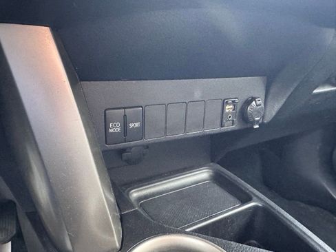 Used 2014 Toyota RAV4 LE image 34