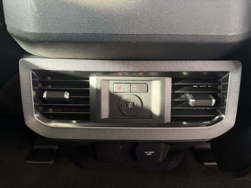 Used 2023 Ford F250 Platinum AWD/4WD image 42