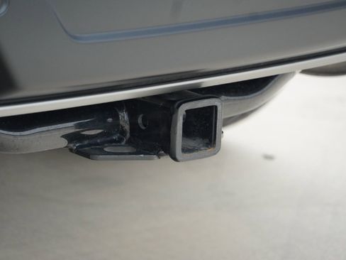 Used 2019 Ford Explorer XLT w/ Equipment Group 202A image 8