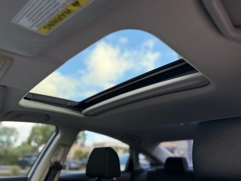 Used 2018 Honda Civic EX-T image 12