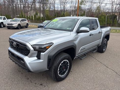 Used 2024 Toyota Tacoma TRD Off-Road w/ TRD Off Road Upgrade Package AWD/4WD image 2
