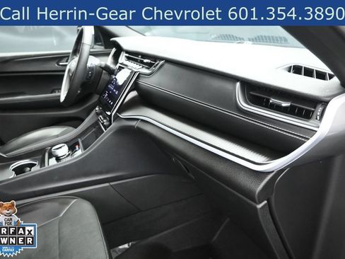 Used 2025 Jeep Grand Cherokee L Altitude AWD/4WD image 19
