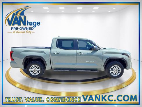 Used 2024 Toyota Tundra SR5 w/ SR5 Premium Package AWD/4WD image 5