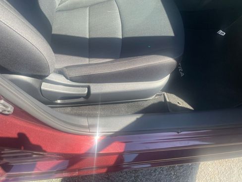 Used 2025 Nissan Sentra SV image 27