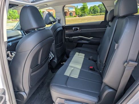 Used 2025 Kia Sorento S w/ Panoramic Sunroof Package FWD image 31