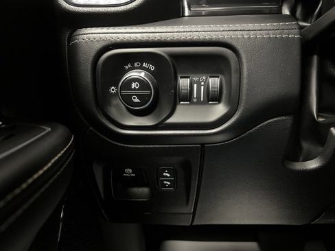 Used 2022 RAM 1500 Limited w/ Body-Colour Bumper Group image 37