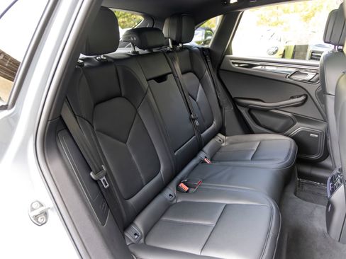 Certified 2026 Porsche Macan AWD/4WD image 59