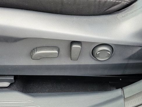 Used 2025 Subaru Outback Premium AWD/4WD image 20