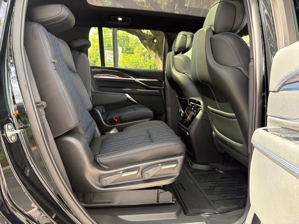 Used 2026 Cadillac Escalade IQL Sport 1 AWD/4WD image 30