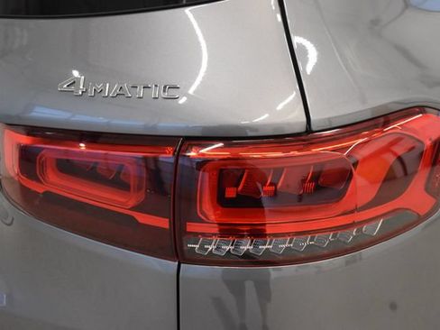 Used 2023 Mercedes-Benz GLB 250 4MATIC image 12