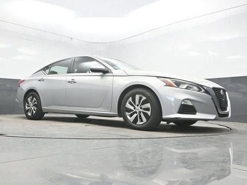Used 2021 Nissan Altima 2.5 S FWD image 33