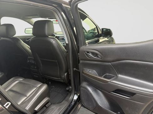 Used 2019 GMC Acadia SLT AWD/4WD image 17