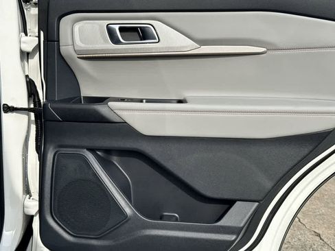 New 2026 Ford Explorer Active w/ Active Comfort Package image 15