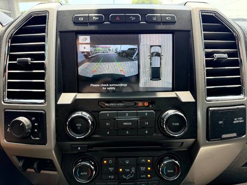Used 2017 Ford F250 Lariat w/ Lariat Ultimate Package AWD/4WD image 28