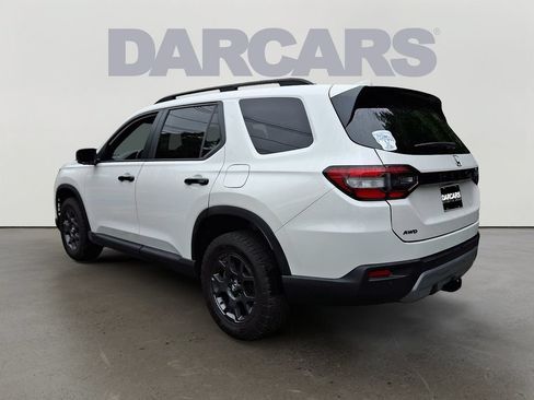 Used 2023 Honda Pilot TrailSport image 4