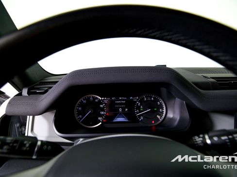 Used 2023 Land Rover Defender 110 X-Dynamic SE image 13