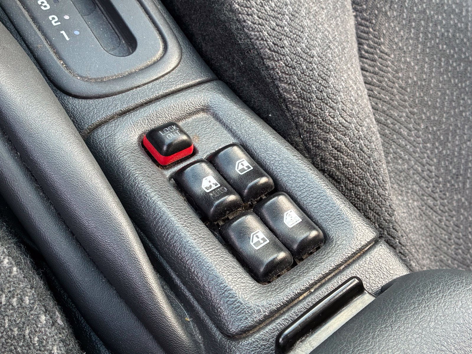 Used 2003 Chevrolet Cavalier LS FWD image 10