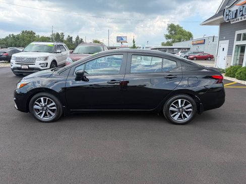 Used 2021 Nissan Versa SV FWD image 2