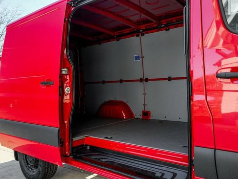 Used 2026 Mercedes-Benz Sprinter 2500 image 10