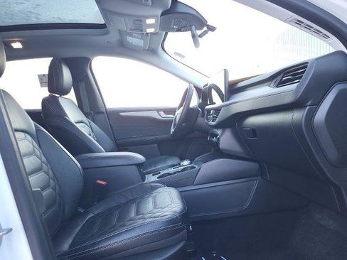 Used 2023 Ford Escape SE w/ PHEV Premium Package image 13