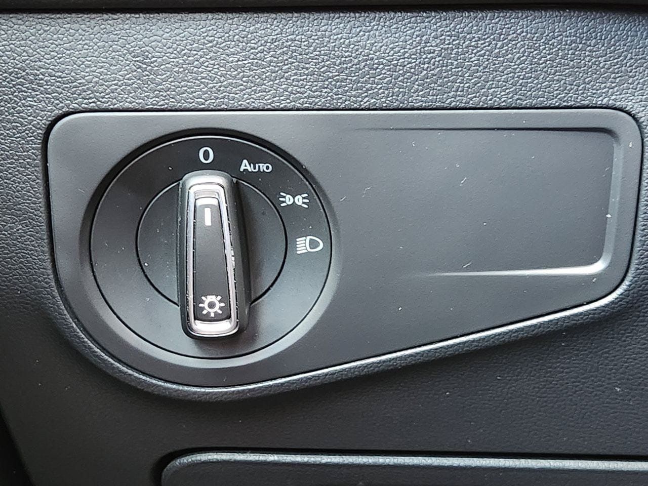 Used 2024 Volkswagen Tiguan SE FWD image 17