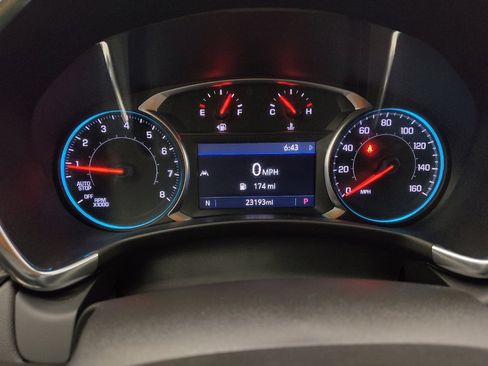 Used 2024 Chevrolet Equinox LT FWD image 23