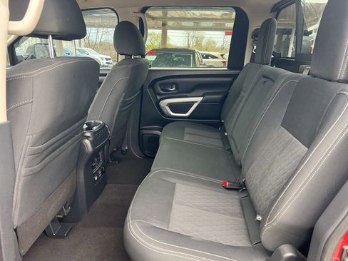 Used 2019 Nissan Titan SV w/ SV Convenience Package image 8