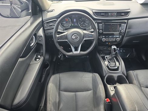 Used 2018 Nissan Rogue SL w/ Premium Package image 14