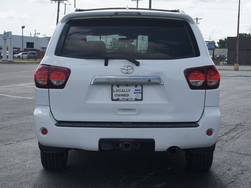Used 2018 Toyota Sequoia Limited w/ Safety & Convenience Package AWD/4WD image 3