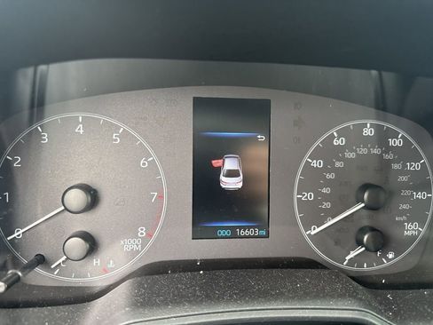 Used 2025 Toyota Corolla LE image 7