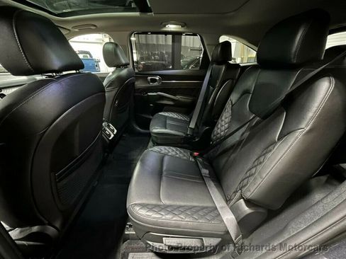 Used 2021 Kia Sorento SX Prestige image 17