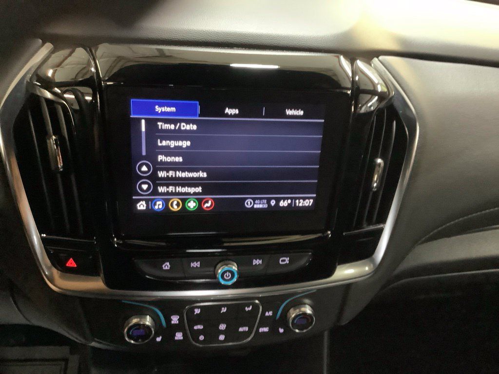 Used 2023 Chevrolet Traverse LT AWD/4WD image 34