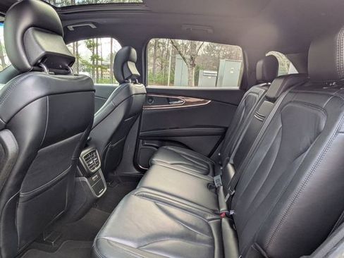 Used 2019 Lincoln Nautilus Reserve image 12