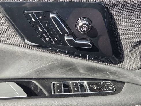 New 2026 Cadillac Optiq V image 13