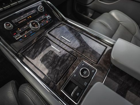 Used 2021 Lincoln Navigator L Reserve image 18