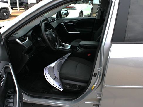 Used 2024 Toyota RAV4 XLE w/ Convenience Package AWD/4WD image 12