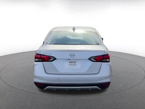 Used 2025 Nissan Versa SV image 12