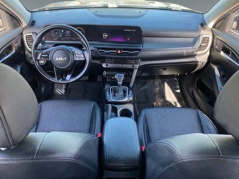 Used 2024 Kia Seltos EX FWD image 10