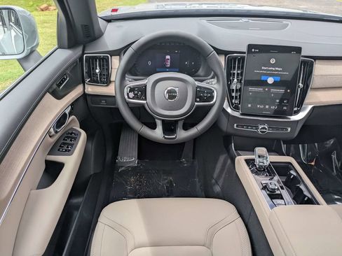 New 2026 Volvo XC90 B6 Plus w/ Protection Package Premier AWD/4WD image 18