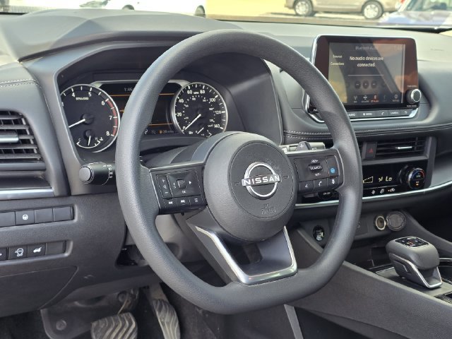 Used 2024 Nissan Rogue SV FWD image 23