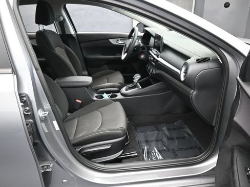 Used 2023 Kia Forte LXS FWD image 34