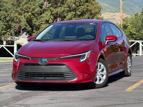 Used 2024 Toyota Corolla LE FWD image 1