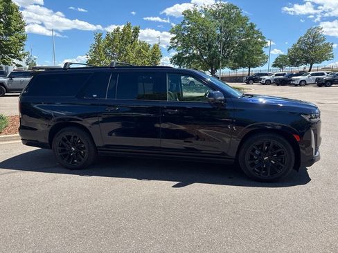 Used 2022 Cadillac Escalade ESV Sport Platinum w/ LPO, ONYX Package AWD/4WD image 6