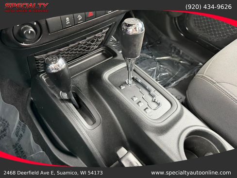 Used 2018 Jeep Wrangler Unlimited Sahara AWD/4WD image 26