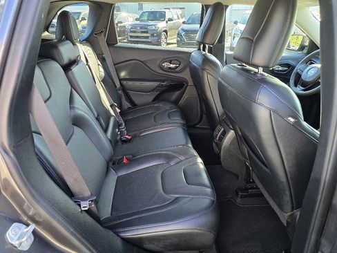 Used 2023 Jeep Cherokee Altitude Lux image 13