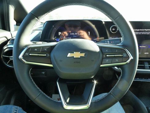 New 2026 Chevrolet Equinox EV LT image 26