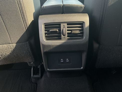 Used 2025 Nissan Rogue SV FWD image 13