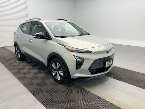 Used 2022 Chevrolet Bolt EUV LT w/ Convenience Package image 7