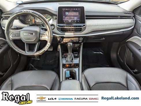 Used 2022 Jeep Compass Latitude image 11