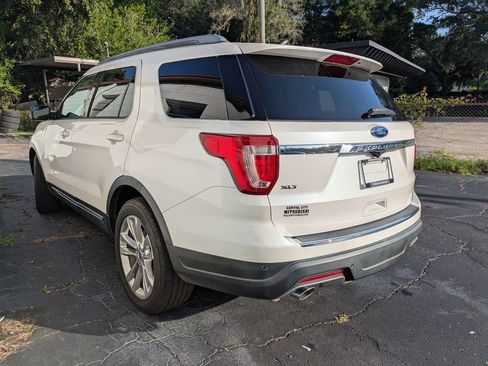 Used 2018 Ford Explorer XLT w/ Equipment Group 202A FWD image 5